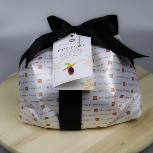 Panettone italienesc Pandoro Traditionale cu stafide, coajă de portocală și lime - 1kg